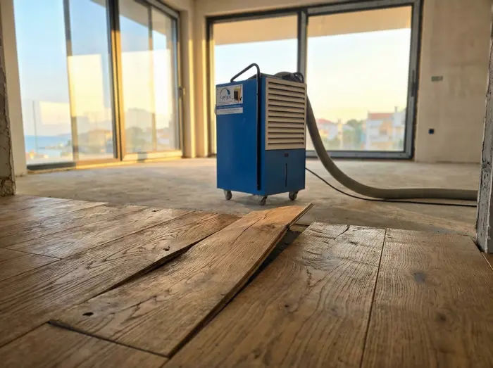 Zaostala vlaga u novogradnji pogubna za postavljanje parketa